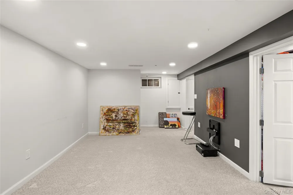 138 Main Avenue Lake Grove, NY 11755