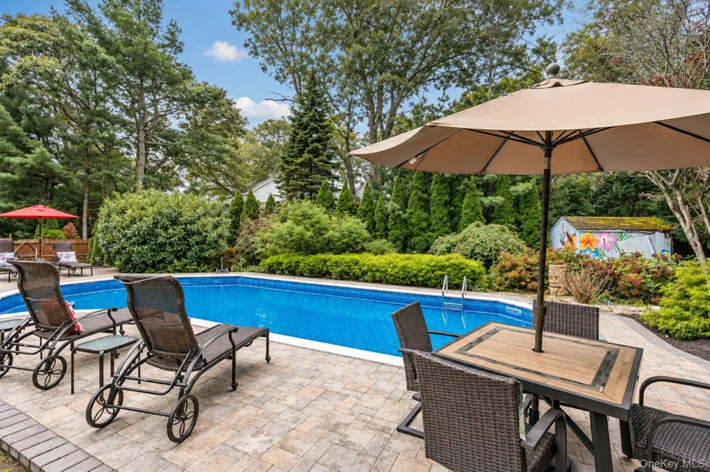 138 Main Avenue Lake Grove, NY 11755