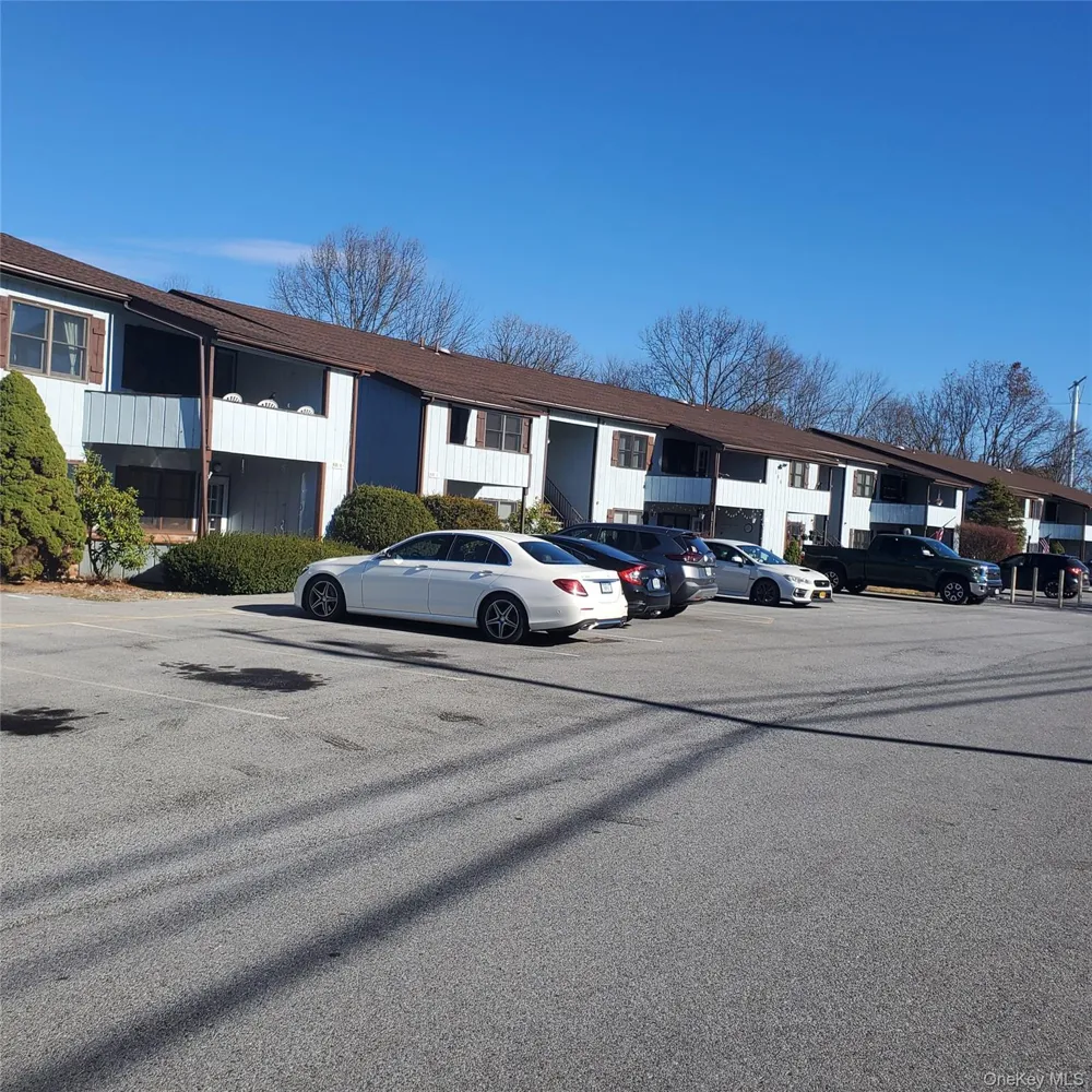 160 West Road #C29 Pleasant Valley, NY 12569