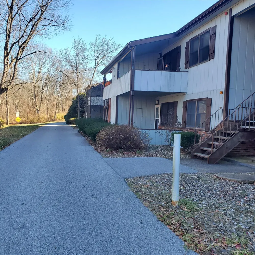 160 West Road #C29 Pleasant Valley, NY 12569
