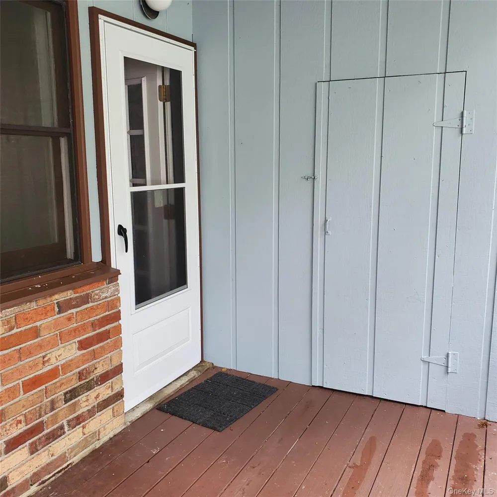 160 West Road #C29 Pleasant Valley, NY 12569