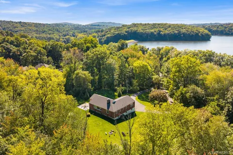 14 Lake Road