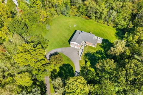 14 Lake Road