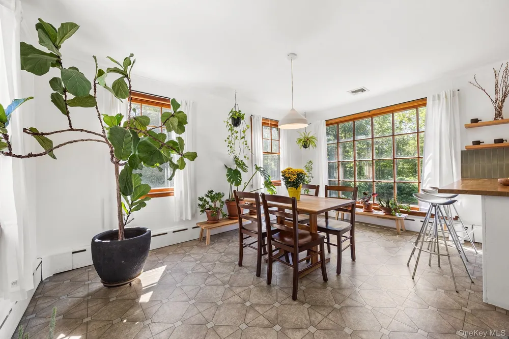14 Lake Road Katonah, NY 10536