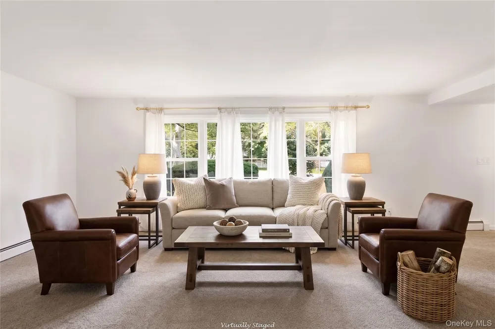 4 Farmington Court Huntington Station, NY 11746