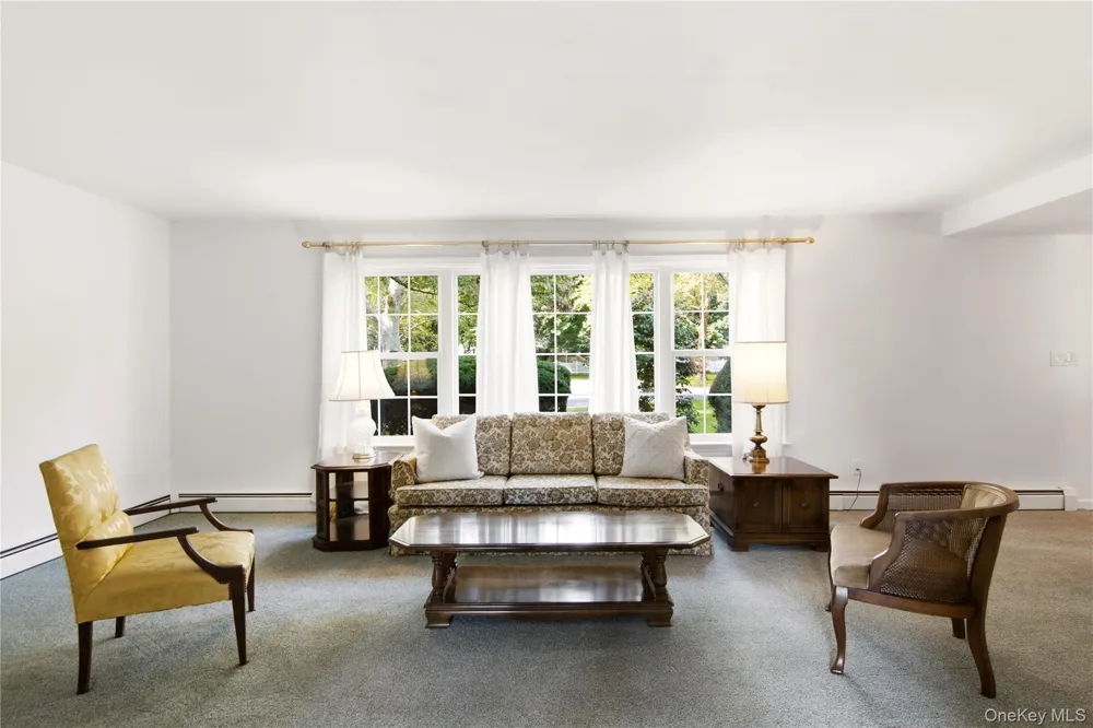 4 Farmington Court Huntington Station, NY 11746