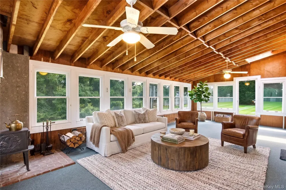 4 Farmington Court Huntington Station, NY 11746