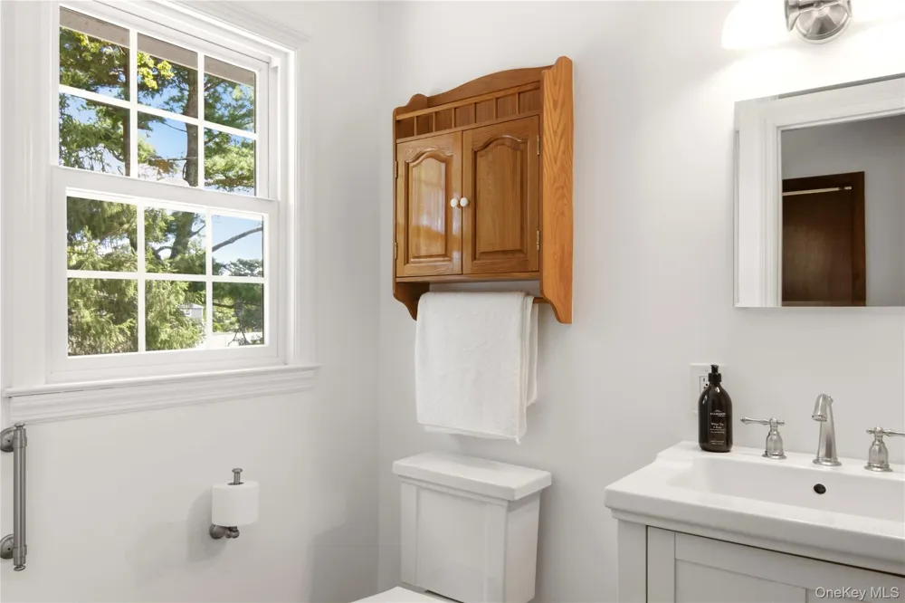 4 Farmington Court Huntington Station, NY 11746