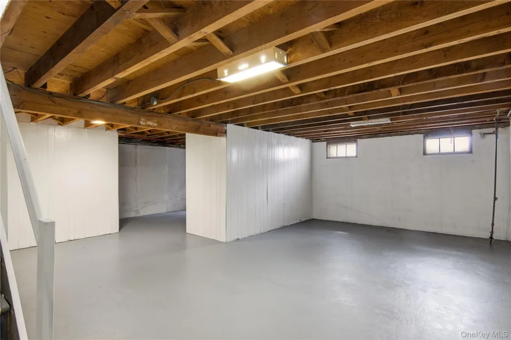 4 Farmington Court Huntington Station, NY 11746