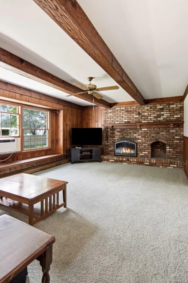 4 Farmington Court Huntington Station, NY 11746