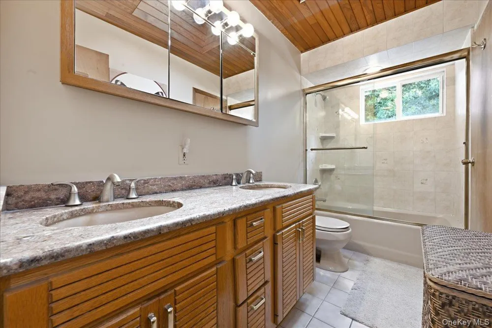 2484 Kayron Lane North Bellmore, NY 11710