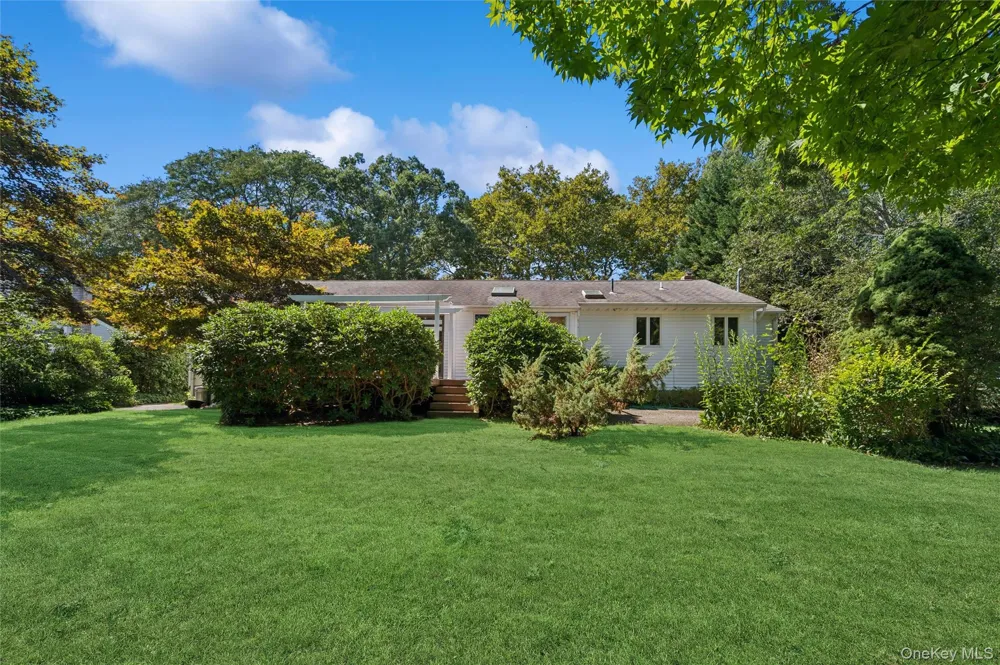 5 Kenny Street Smithtown, NY 11788