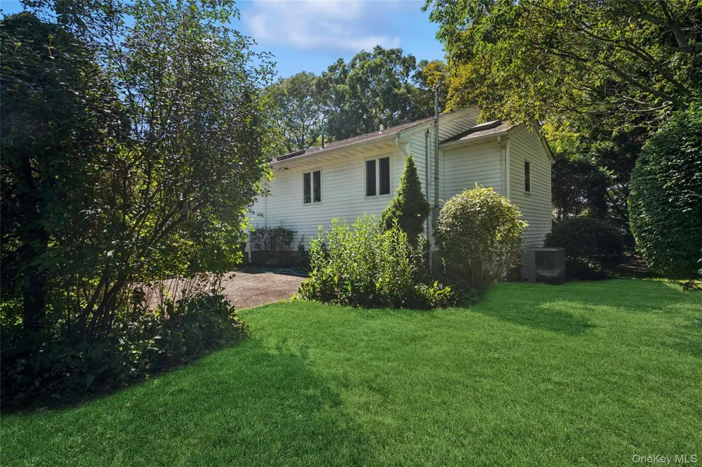 5 Kenny Street Smithtown, NY 11788