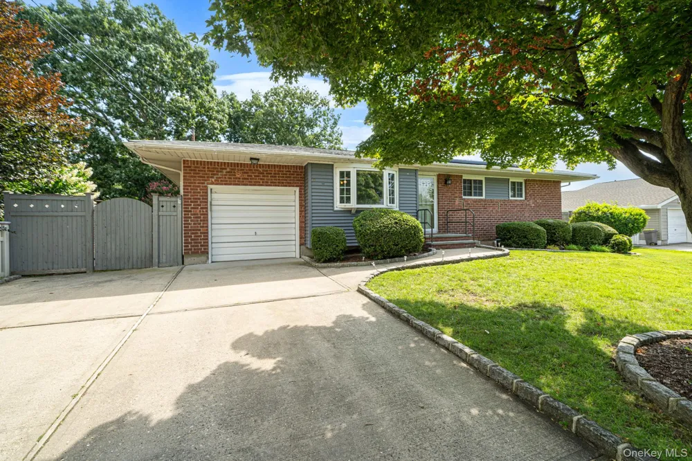 285 W 9th Street Deer Park, NY 11729