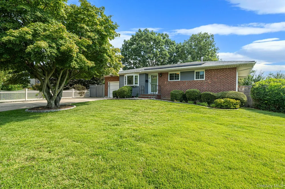 285 W 9th Street Deer Park, NY 11729