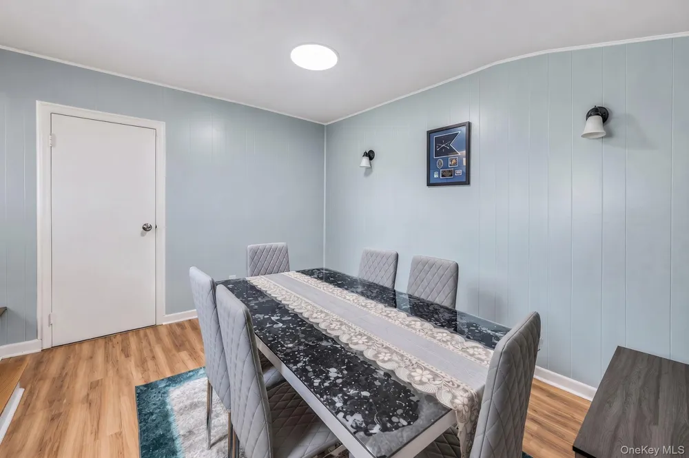 285 W 9th Street Deer Park, NY 11729