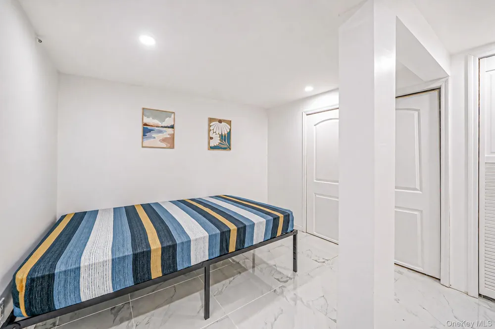 285 W 9th Street Deer Park, NY 11729