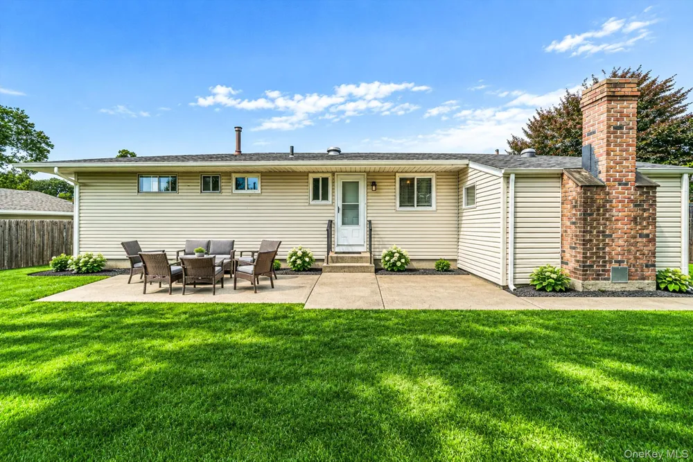 285 W 9th Street Deer Park, NY 11729