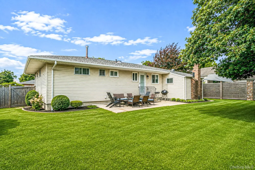 285 W 9th Street Deer Park, NY 11729