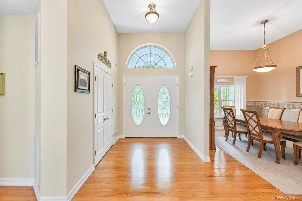 7 Wood Hollow Drive Westhampton, NY 11977