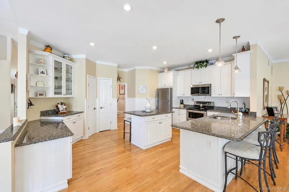 7 Wood Hollow Drive Westhampton, NY 11977