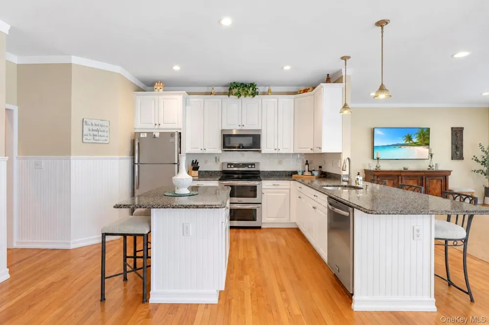 7 Wood Hollow Drive Westhampton, NY 11977