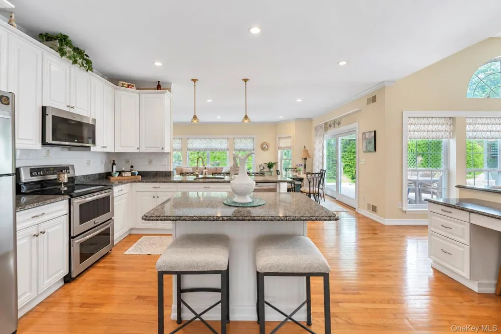 7 Wood Hollow Drive Westhampton, NY 11977