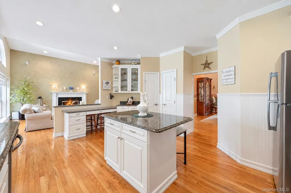 7 Wood Hollow Drive Westhampton, NY 11977
