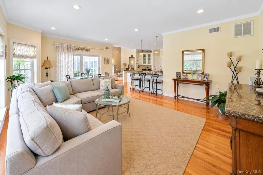 7 Wood Hollow Drive Westhampton, NY 11977