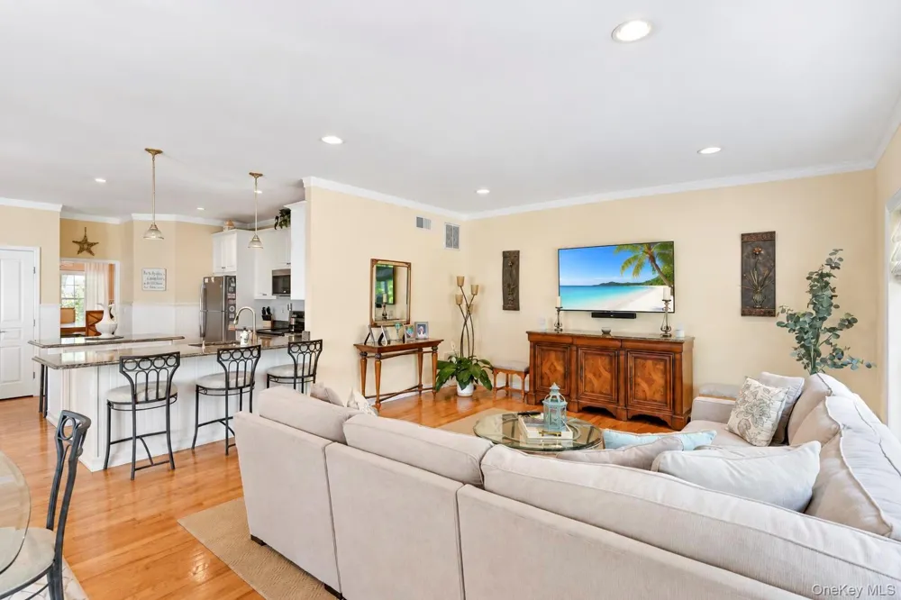 7 Wood Hollow Drive Westhampton, NY 11977