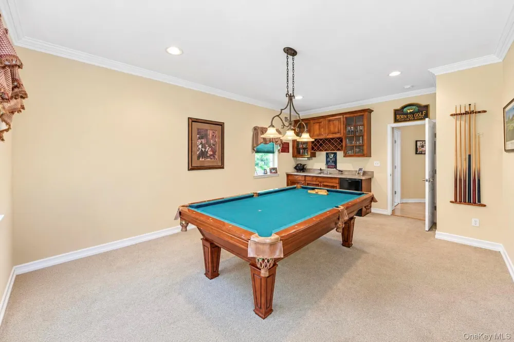 7 Wood Hollow Drive Westhampton, NY 11977