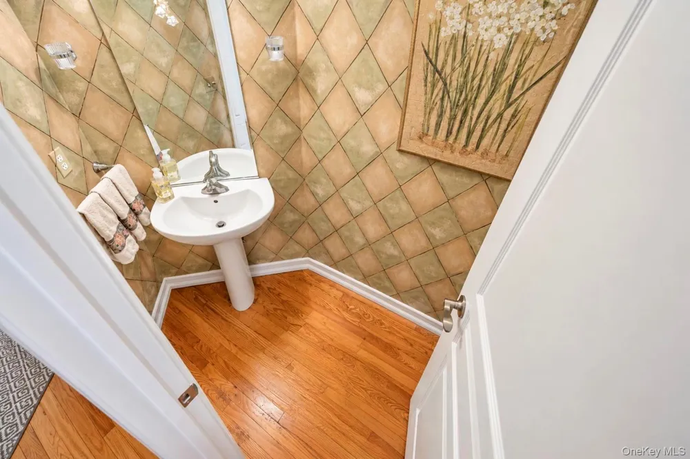 7 Wood Hollow Drive Westhampton, NY 11977