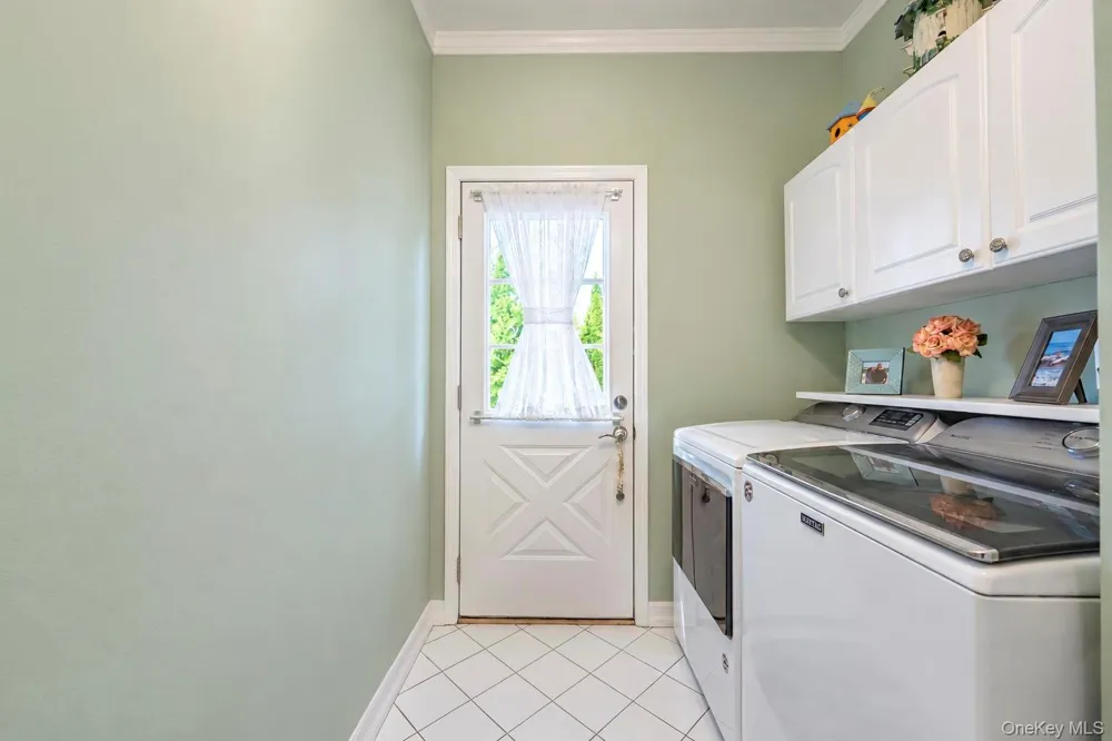 7 Wood Hollow Drive Westhampton, NY 11977
