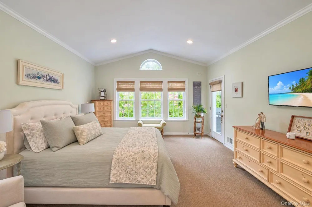 7 Wood Hollow Drive Westhampton, NY 11977