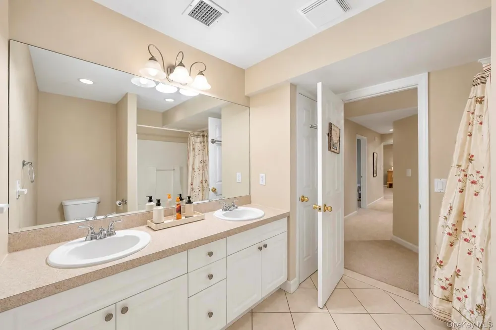 7 Wood Hollow Drive Westhampton, NY 11977
