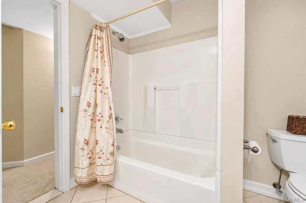 7 Wood Hollow Drive Westhampton, NY 11977