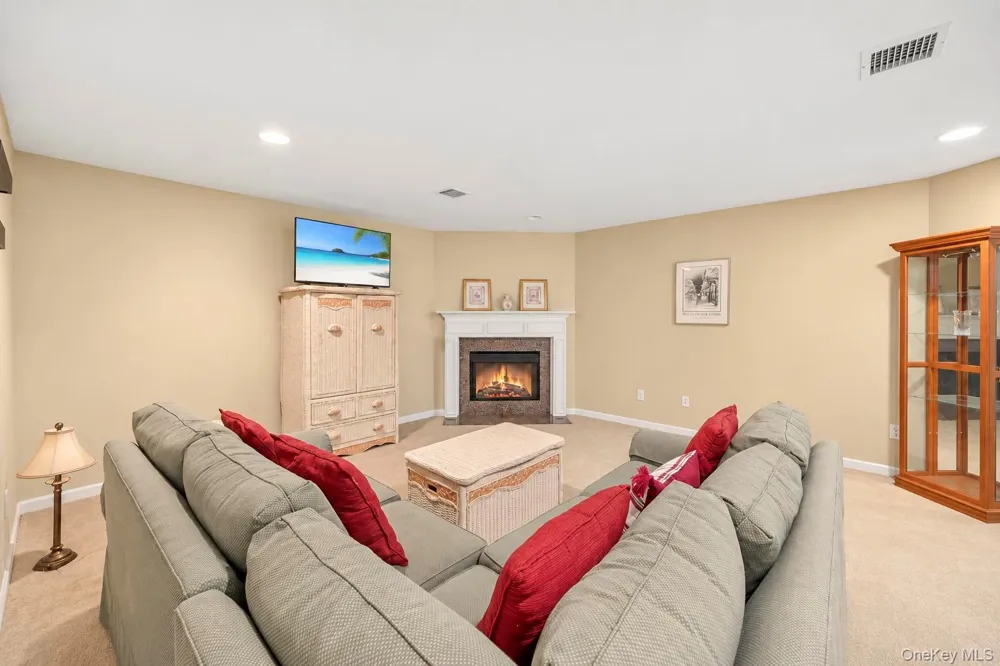 7 Wood Hollow Drive Westhampton, NY 11977