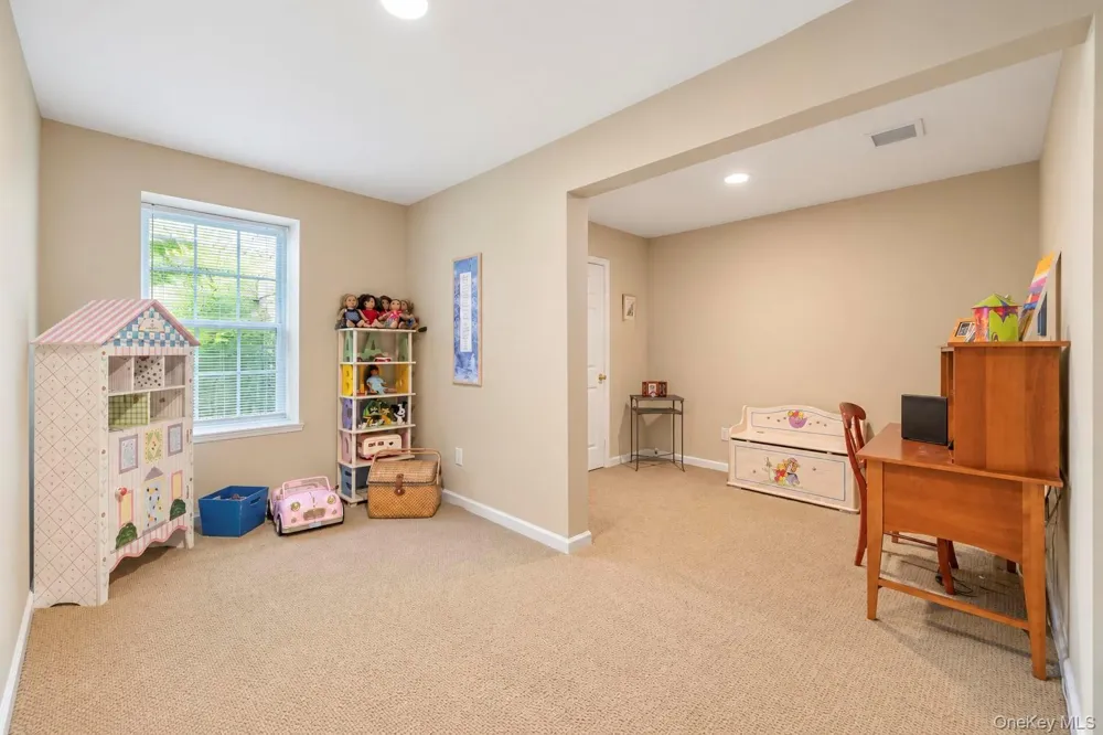 7 Wood Hollow Drive Westhampton, NY 11977