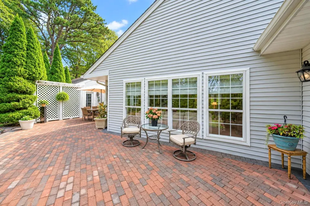 7 Wood Hollow Drive Westhampton, NY 11977