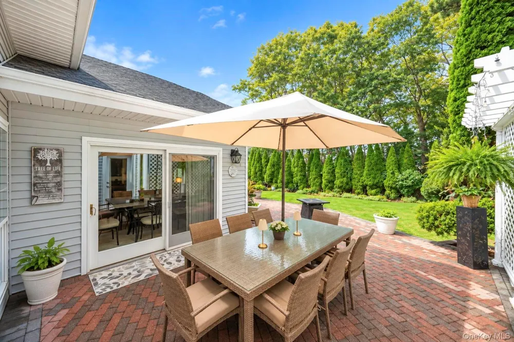 7 Wood Hollow Drive Westhampton, NY 11977