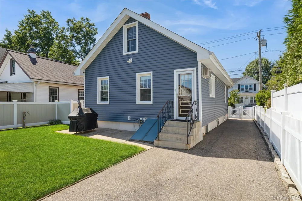 99 Barwick Street Floral Park, NY 11001