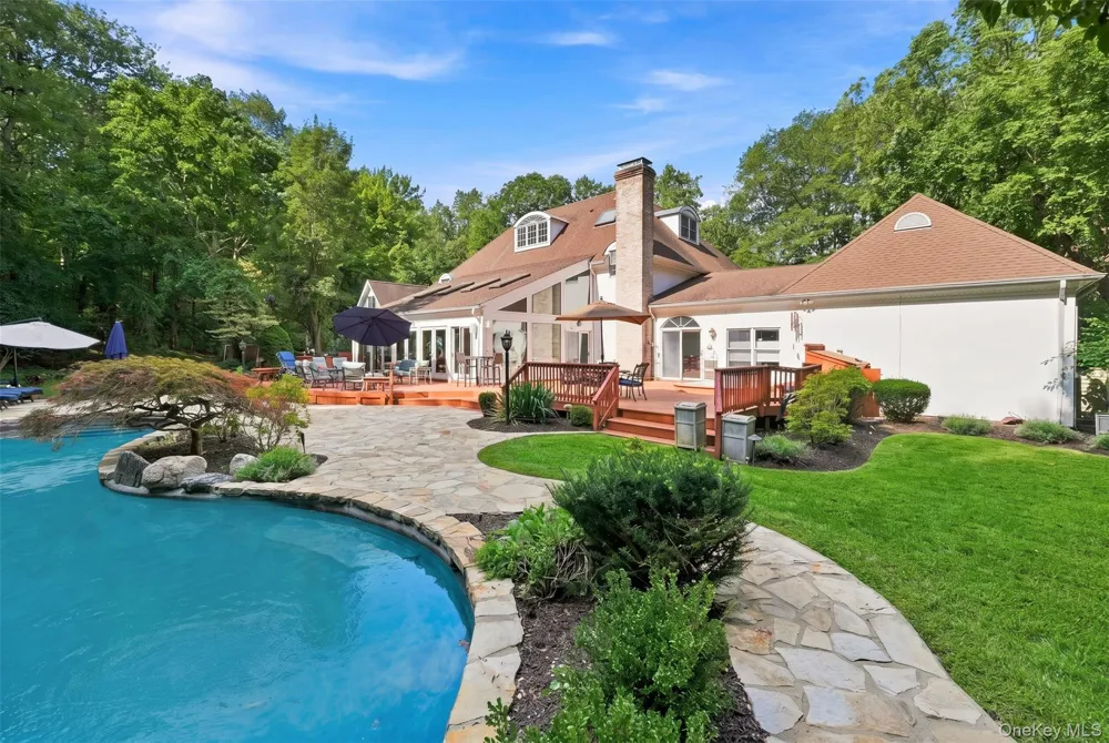 9 Swan Place Nissequogue, NY 11780