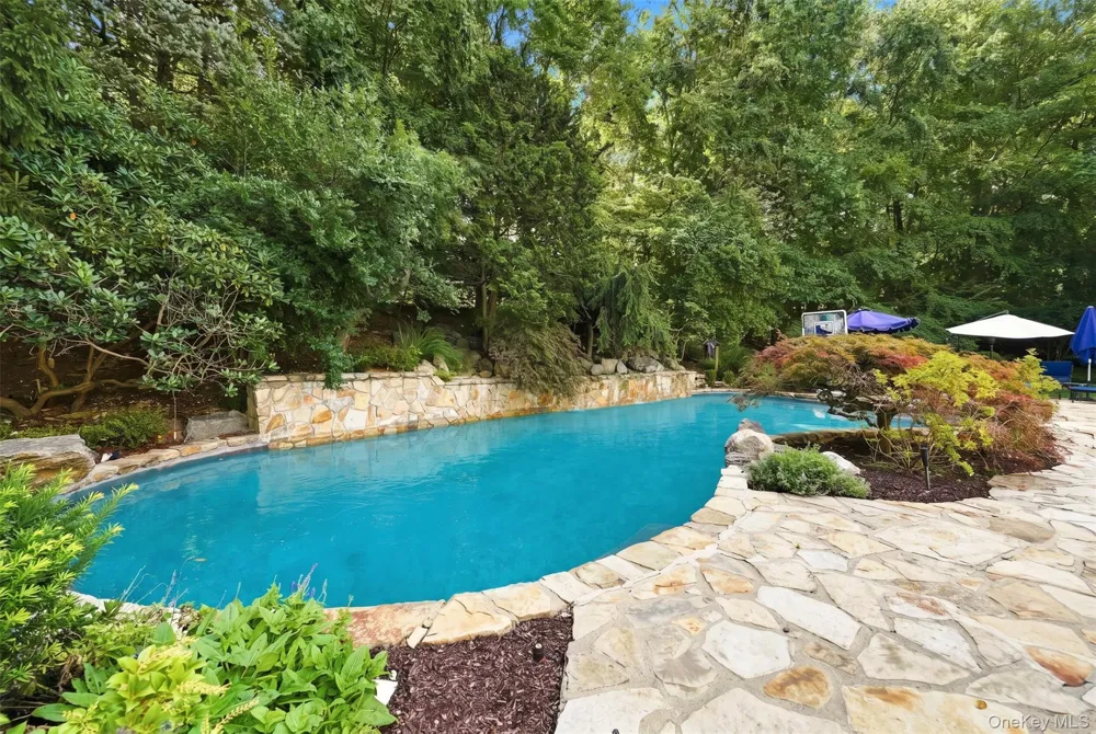 9 Swan Place Nissequogue, NY 11780