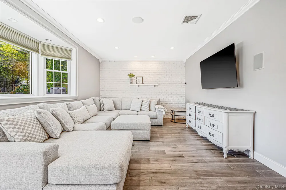 3 Saggese Lane Nesconset, NY 11767