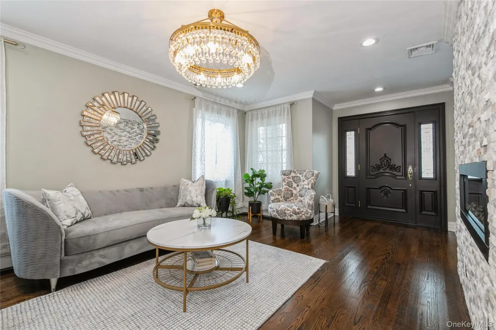 27 Greenlawn Boulevard Valley Stream, NY 11580