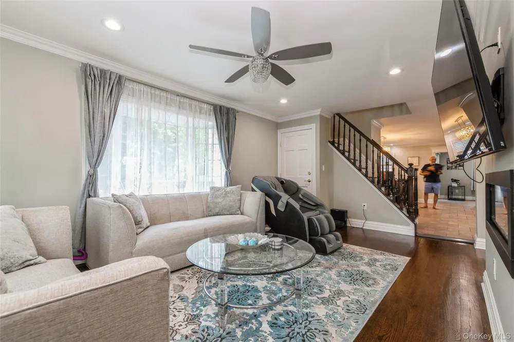27 Greenlawn Boulevard Valley Stream, NY 11580
