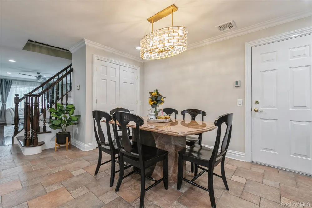 27 Greenlawn Boulevard Valley Stream, NY 11580