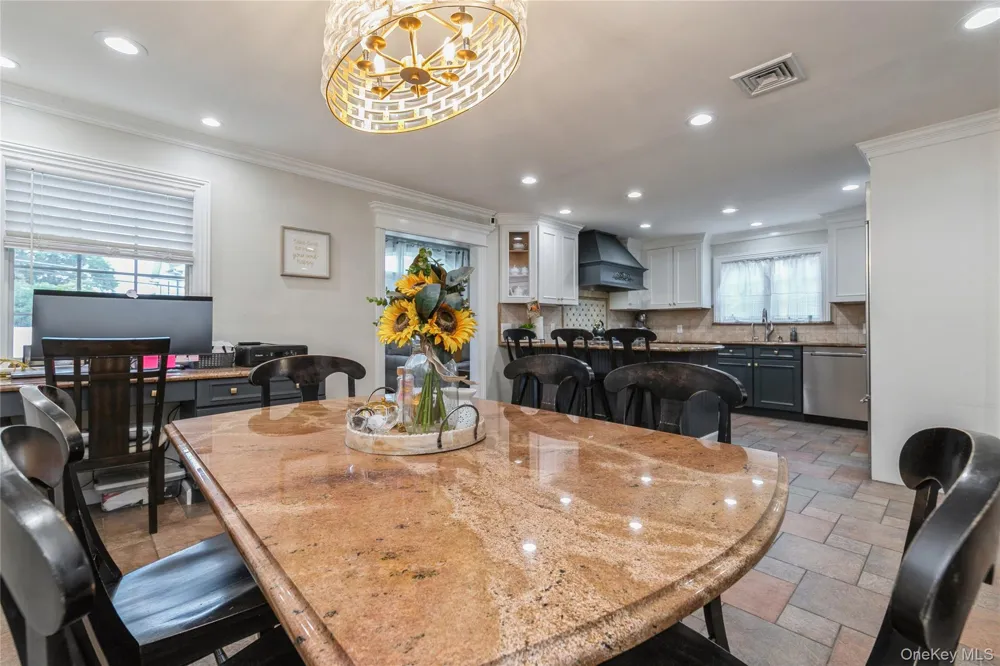 27 Greenlawn Boulevard Valley Stream, NY 11580