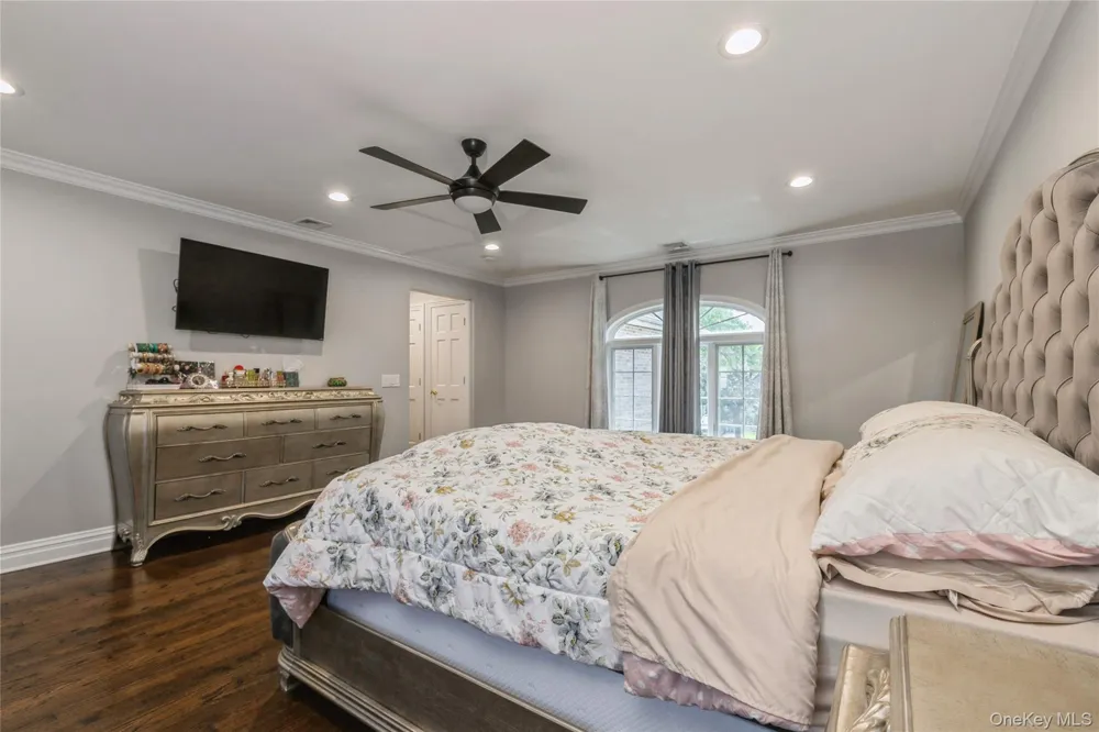 27 Greenlawn Boulevard Valley Stream, NY 11580
