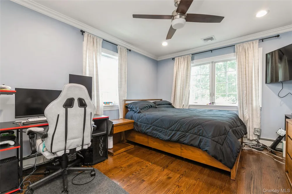 27 Greenlawn Boulevard Valley Stream, NY 11580